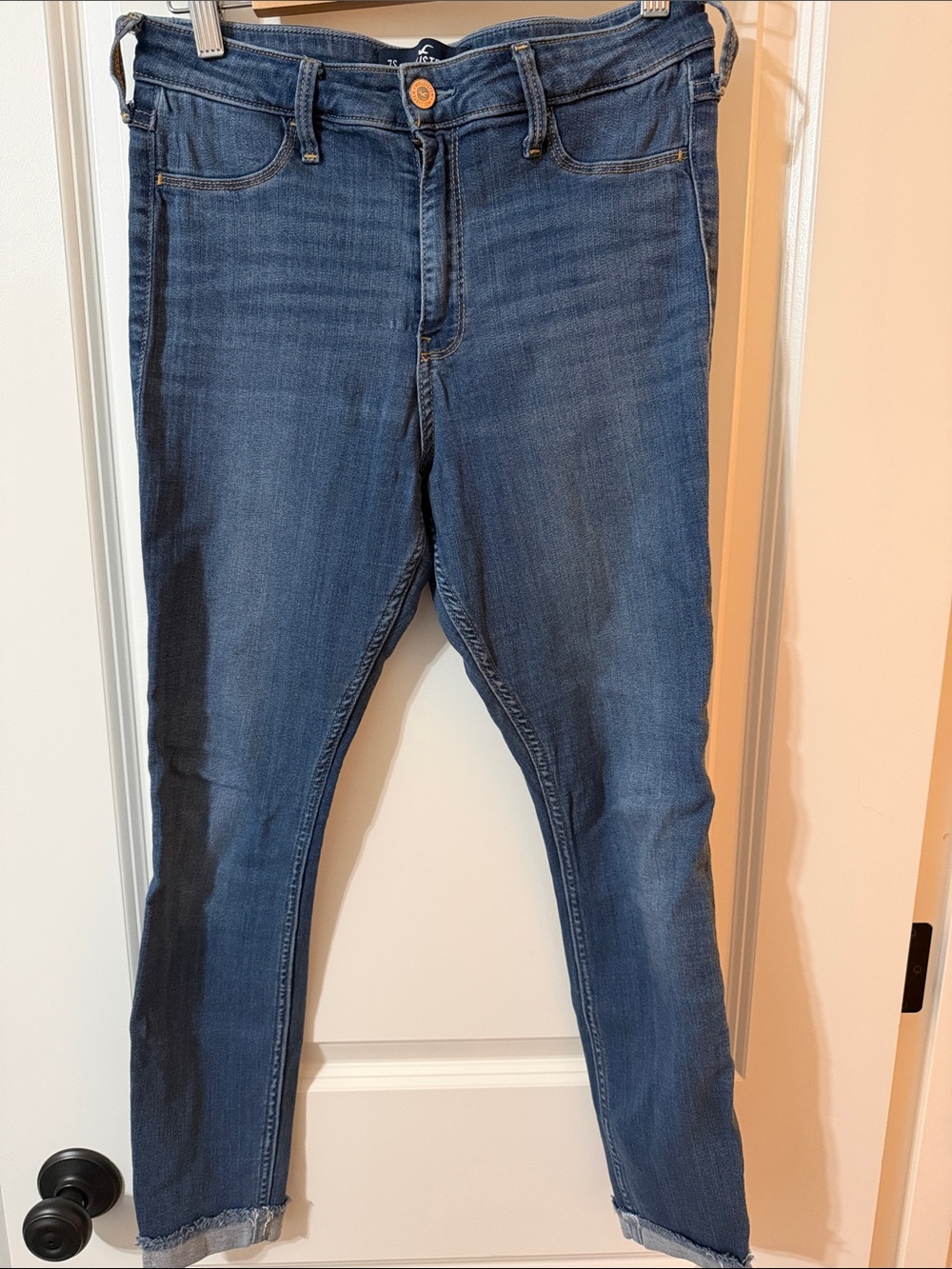 Hollister Women's Skinny Jeans in Medium Blue Wash